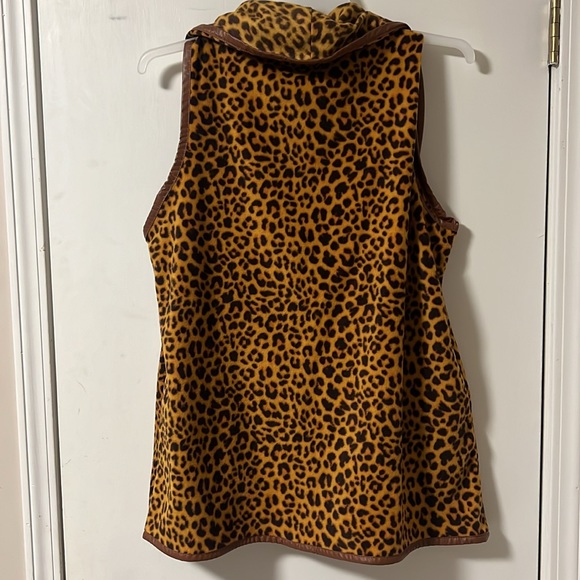 NWT Simply Southern Leopard Vest with pockets, size Medium, lightweight - Picture 3 of 6
